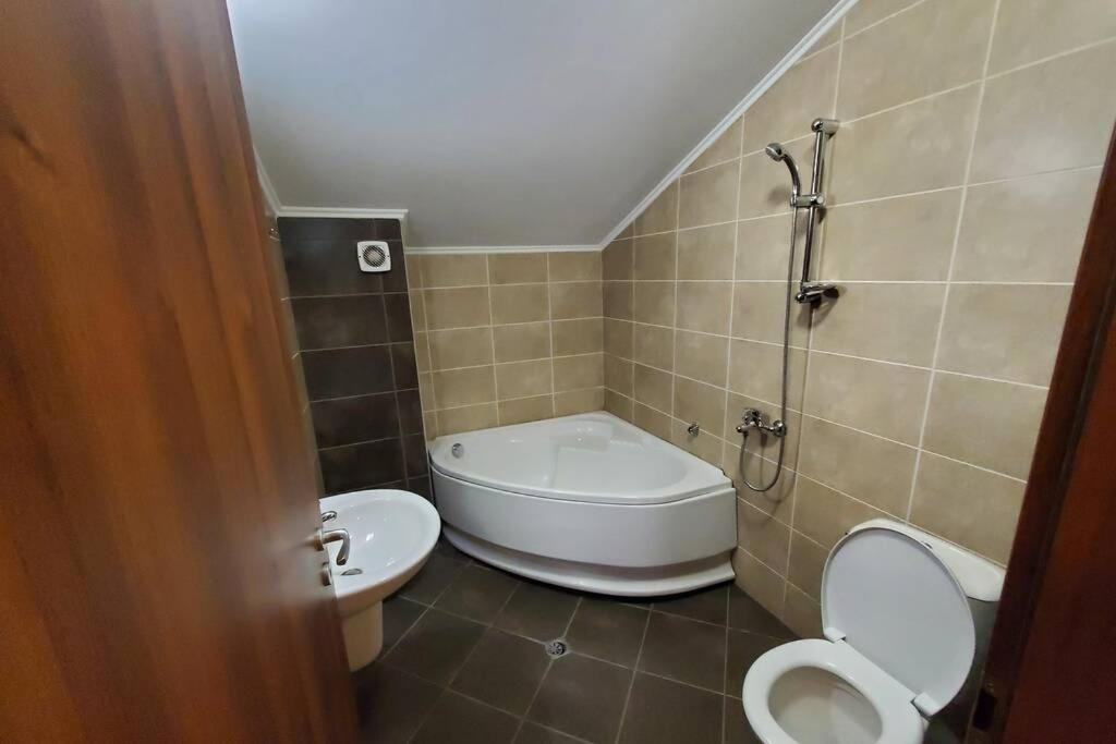 Двете Къщи В Планината Villa Beli Osŭm Dış mekan fotoğraf
