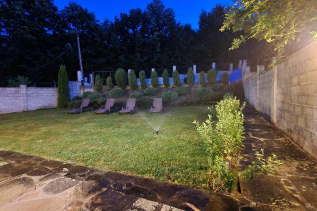 Двете Къщи В Планината Villa Beli Osŭm Dış mekan fotoğraf