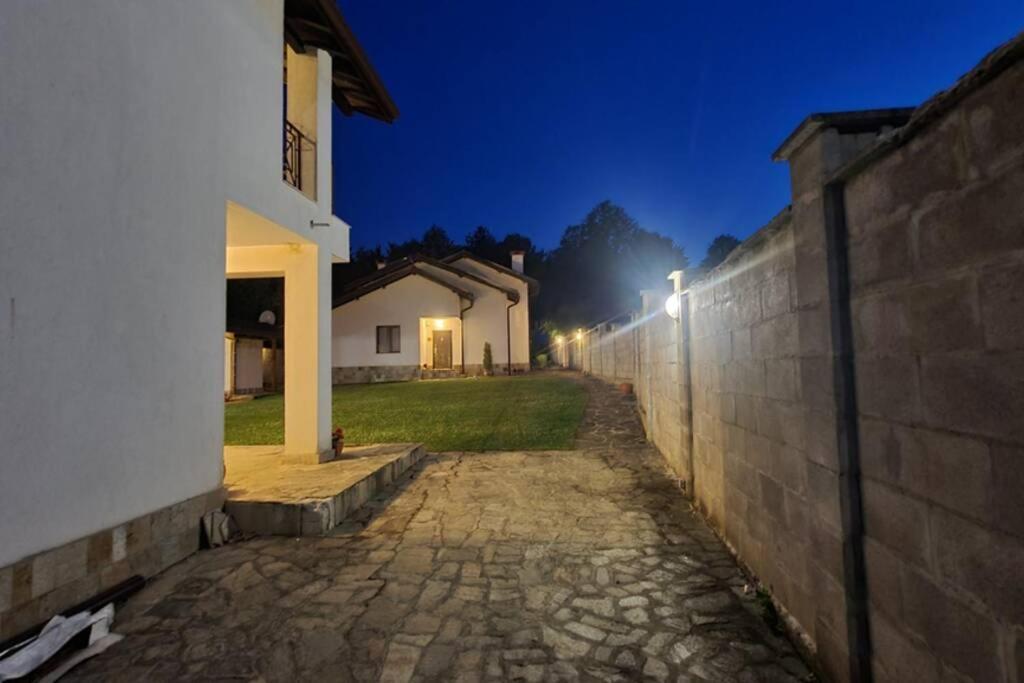 Двете Къщи В Планината Villa Beli Osŭm Dış mekan fotoğraf