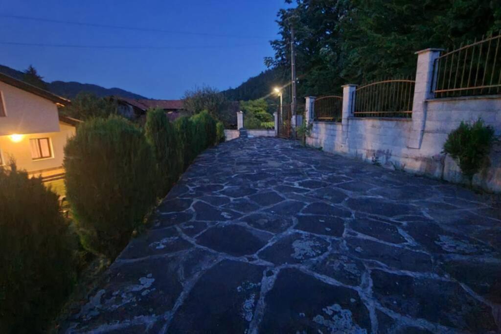 Двете Къщи В Планината Villa Beli Osŭm Dış mekan fotoğraf